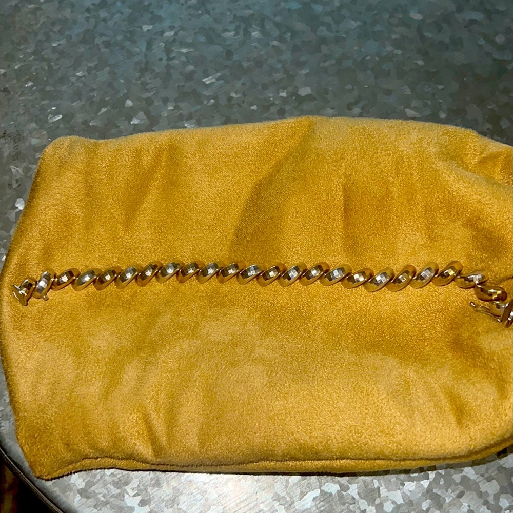 Beautiful 2 tone Silver/Gold diamond cut 7 1/2 inch bracelet